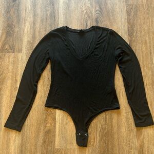 Dynamite v-neck black bodysuit with long sleeves